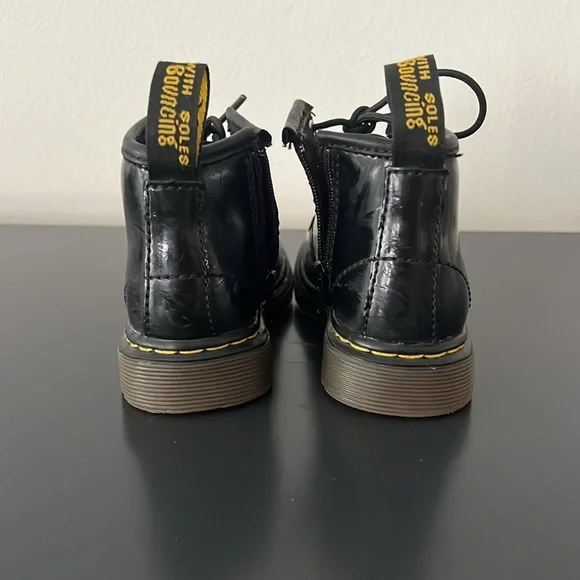 Black patent little kids Dr. Martens - Picture 3 of 3